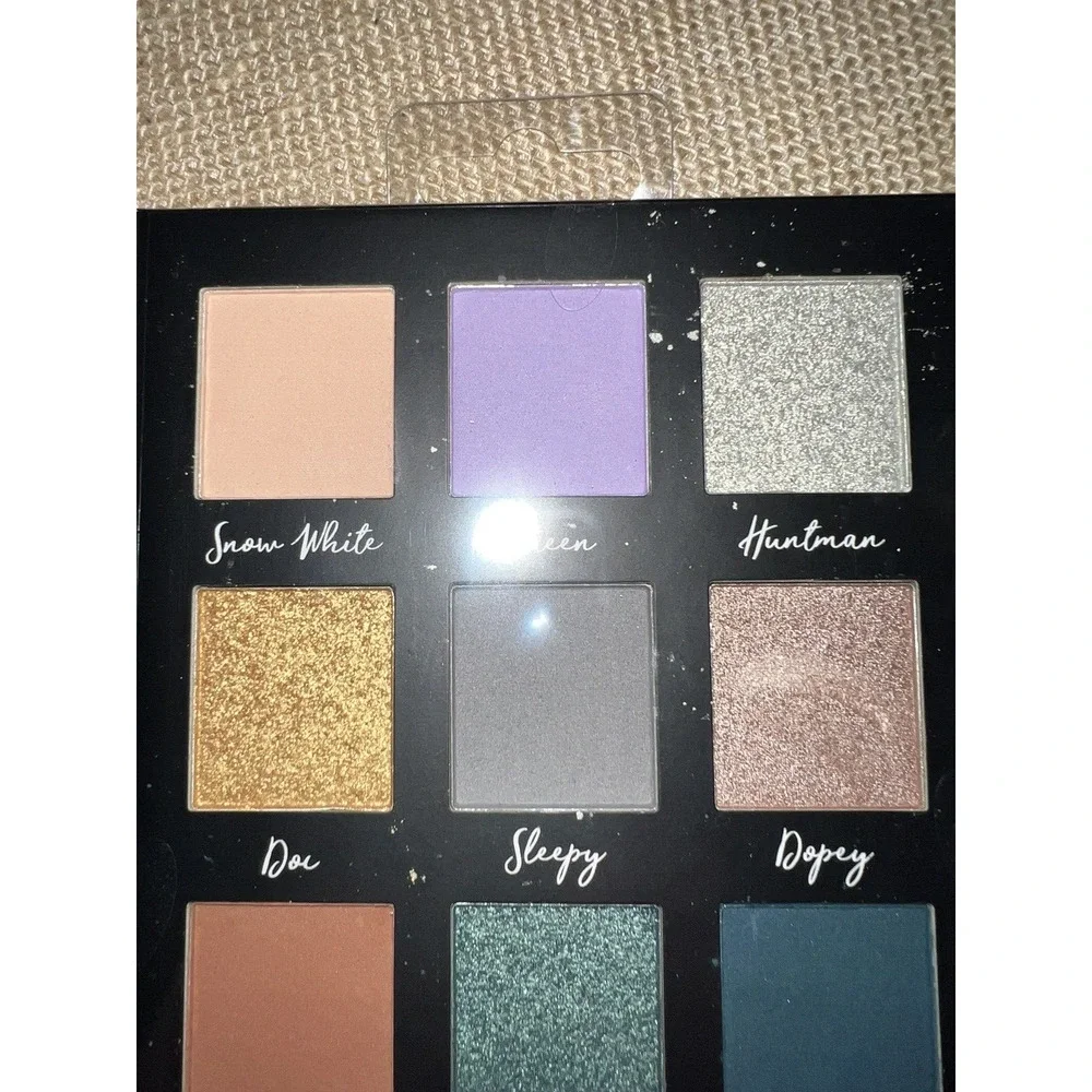 Disney Snow White Eyeshadow Palette--12 Shades--Brand New